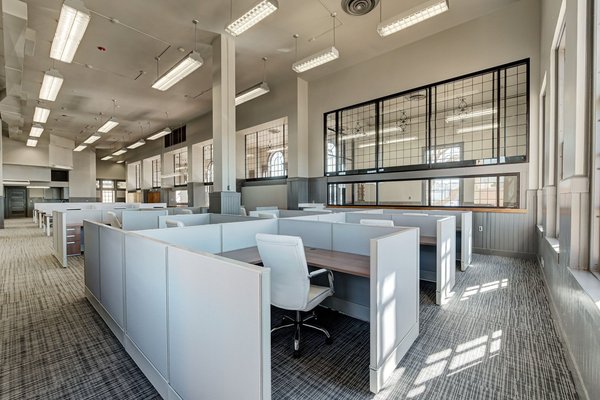 Workstations 208-216 at Stiles on Gray