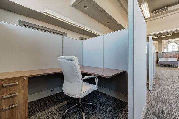 Workstations 217-222 at Stiles on Gray