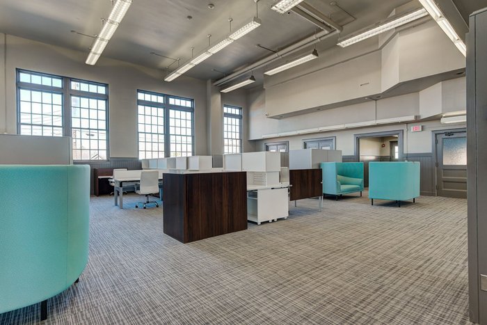 Workstation 225 at Stiles on Gray