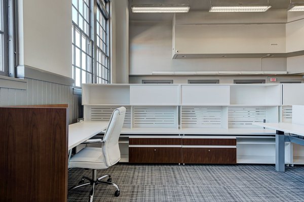 Workstations 223-230 at Stiles on Gray