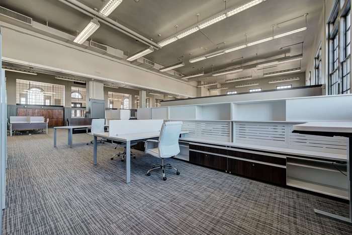 Workstation 225 at Stiles on Gray