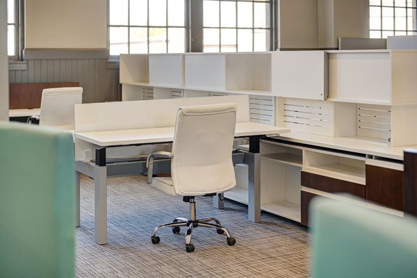 Workstations 223-230 at Stiles on Gray