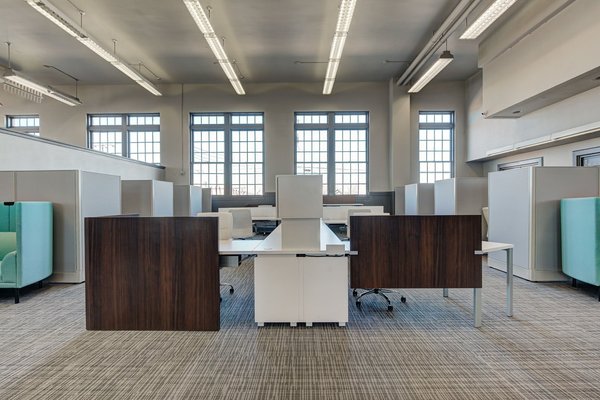 Workstations 223-230 at Stiles on Gray